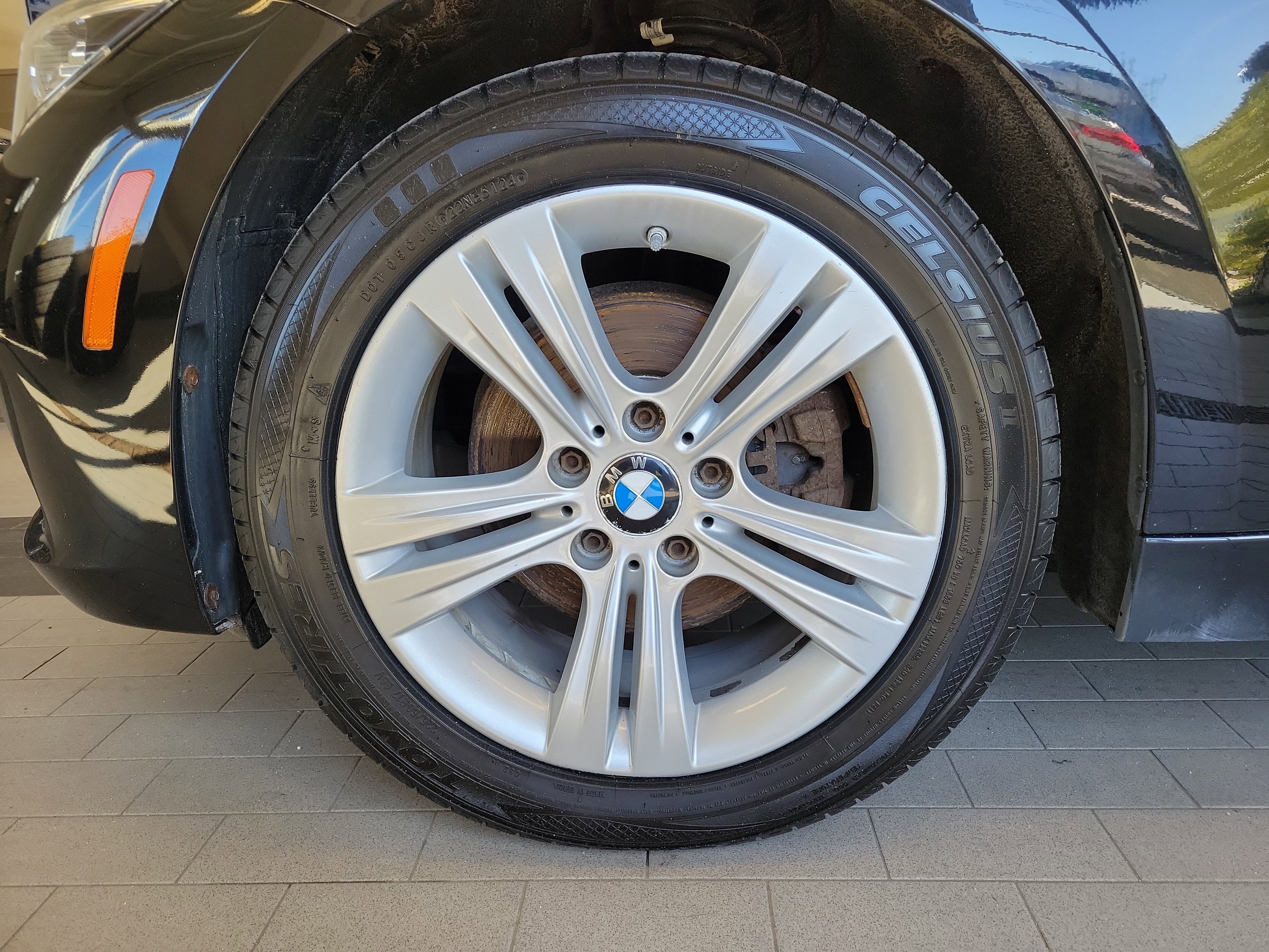 Used 2018 BMW 330i xDrive Sedan image 12