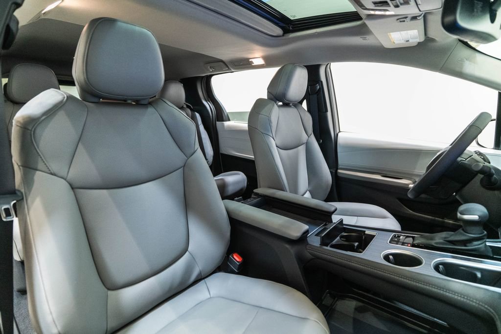 New 2026 Toyota Sienna XLE FWD image 16