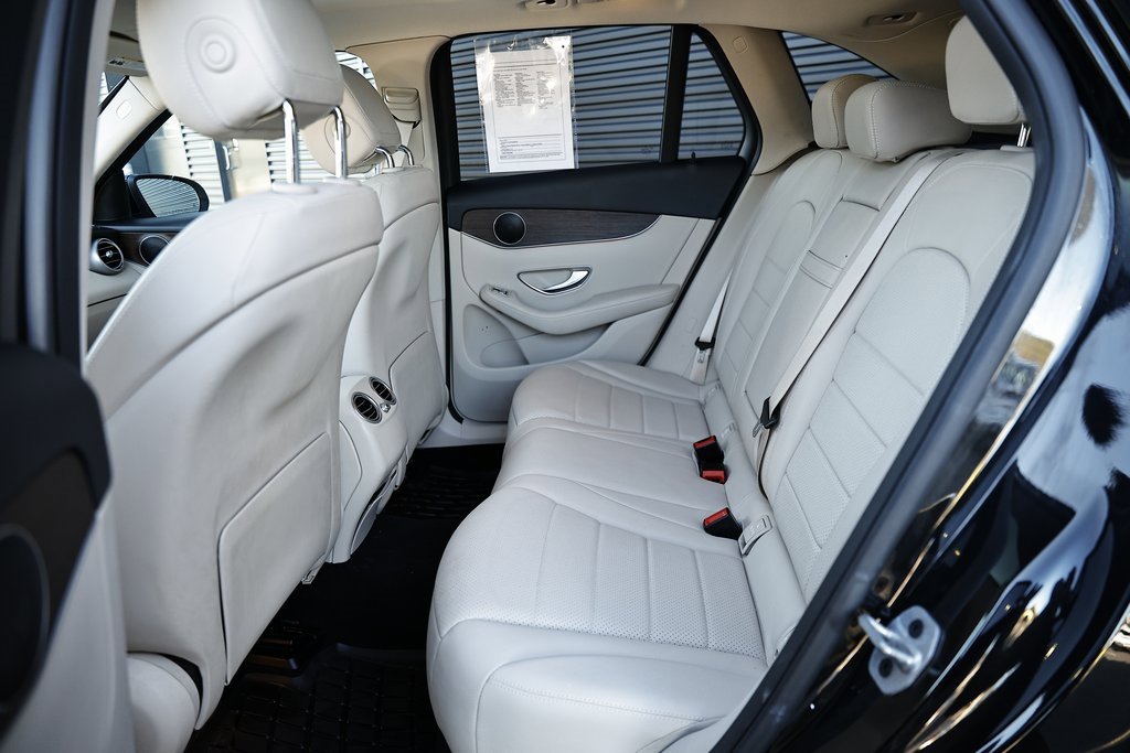 Used 2022 Mercedes-Benz GLC 300 4MATIC image 27