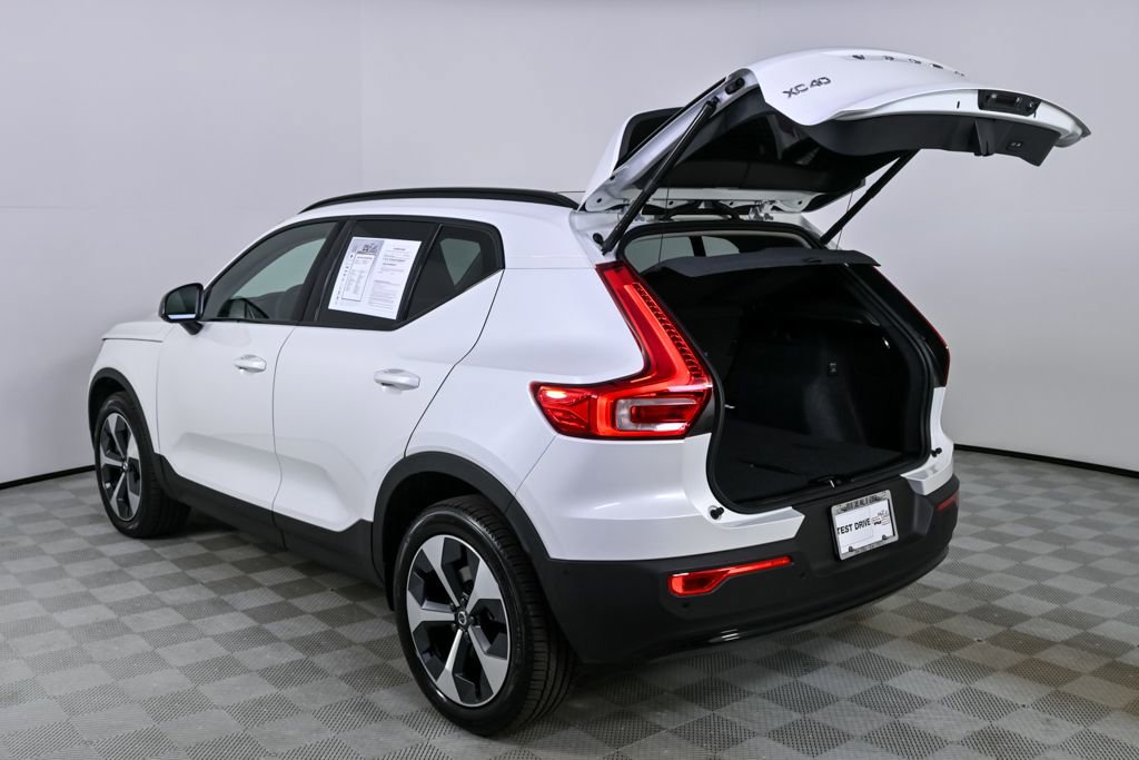 Certified 2026 Volvo XC40 B5 Plus w/ Protection Package Premier image 33
