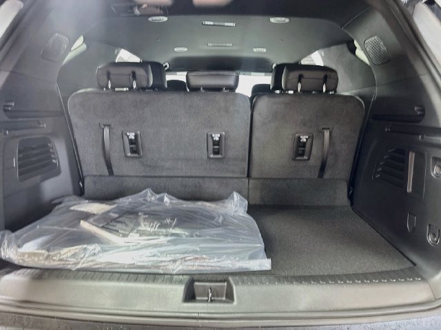 New 2027 Chevrolet Traverse LT w/ LPO, Floor Liner Package AWD/4WD image 23
