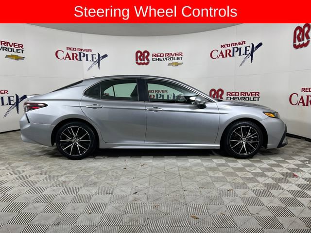 Used 2024 Toyota Camry SE FWD image 9