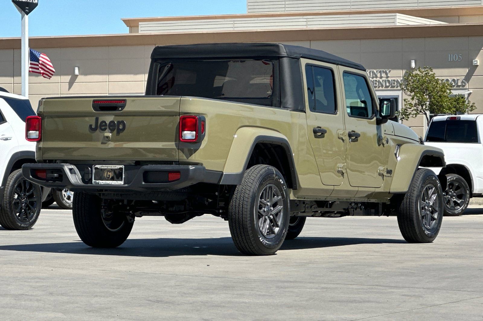 New 2026 Jeep Gladiator Sport AWD/4WD image 6