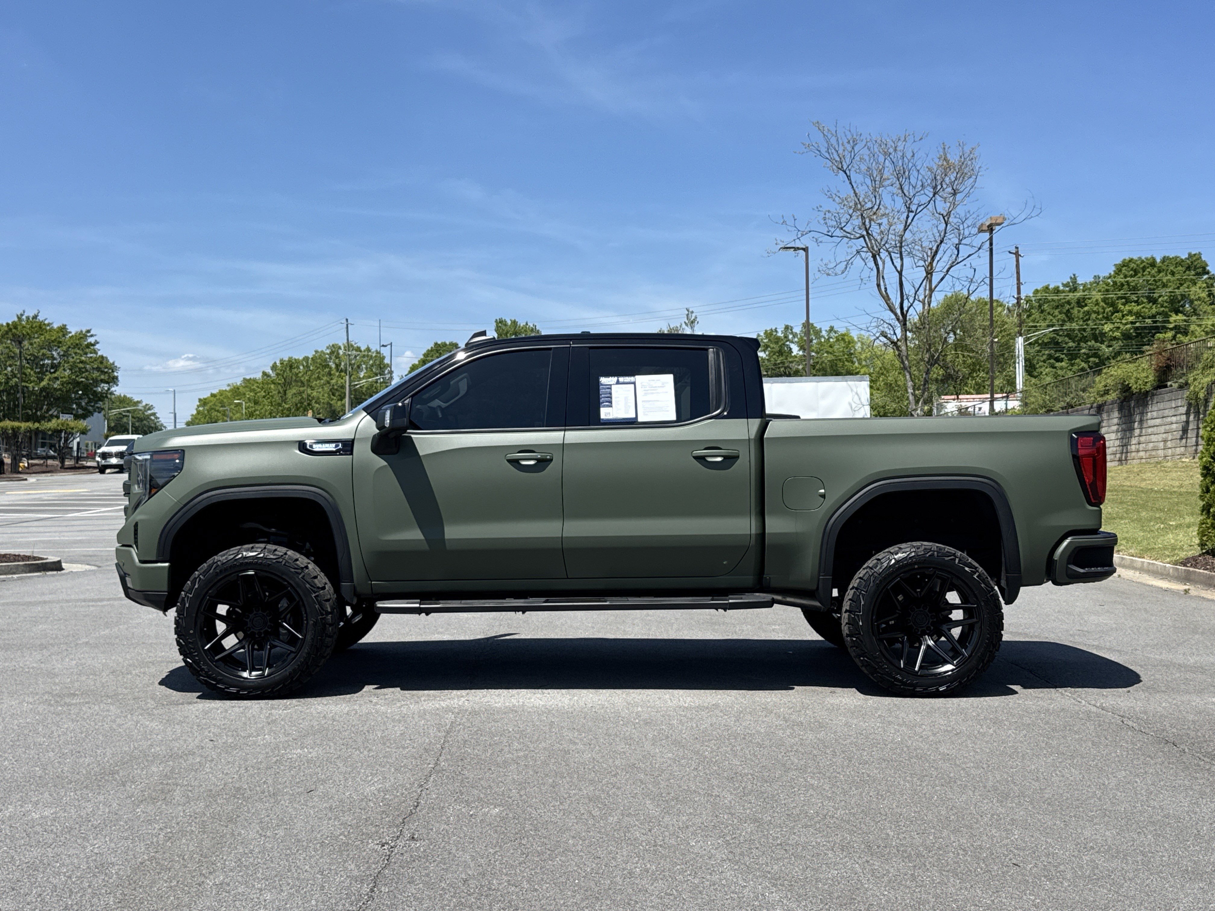Used 2024 GMC Sierra 1500 Elevation w/ Elevation Premium Package image 7