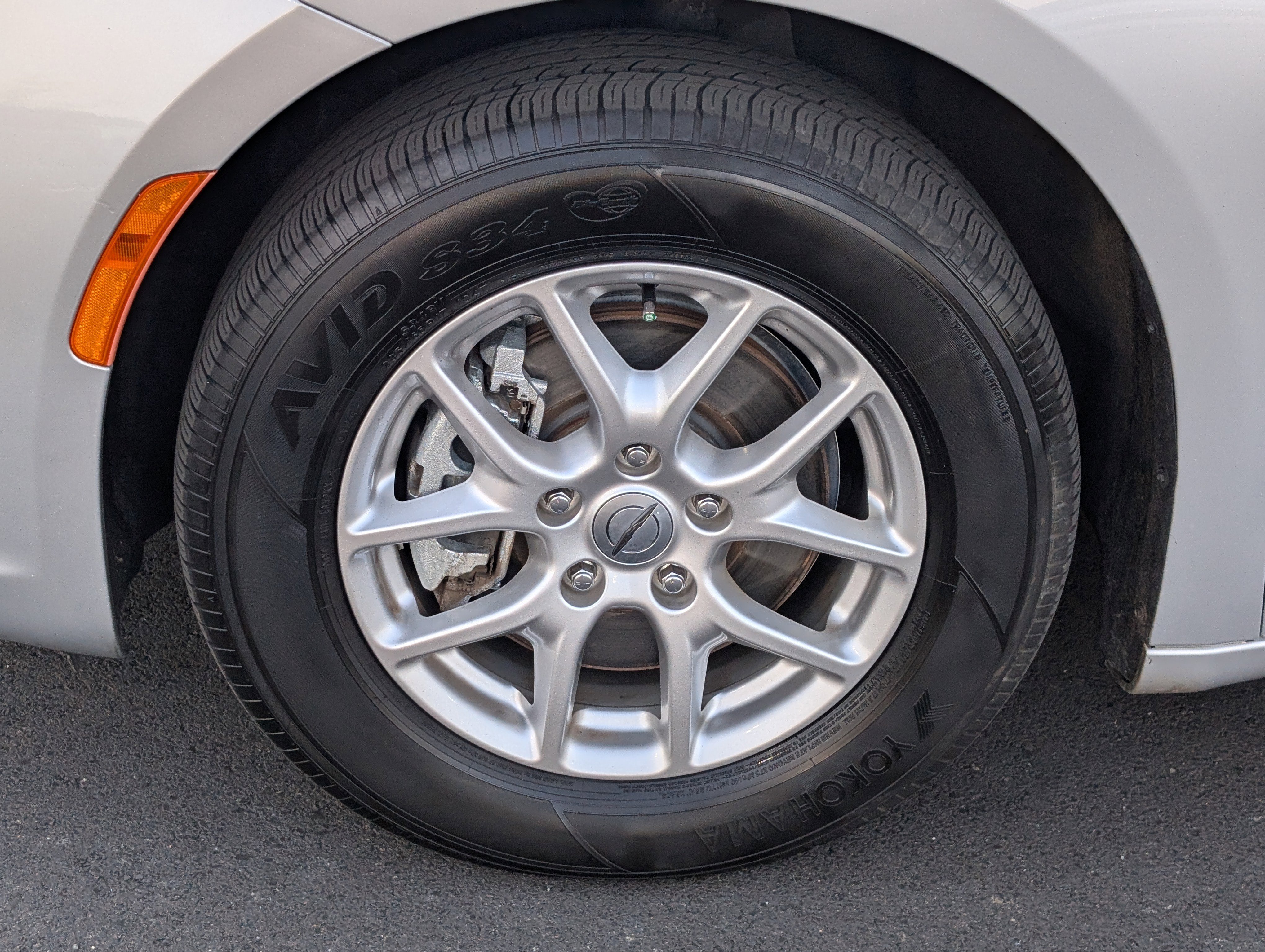 Used 2024 Chrysler Pacifica Touring-L image 13