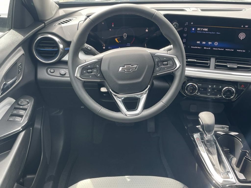 New 2026 Chevrolet Trax LT w/ Sunroof Package FWD image 12