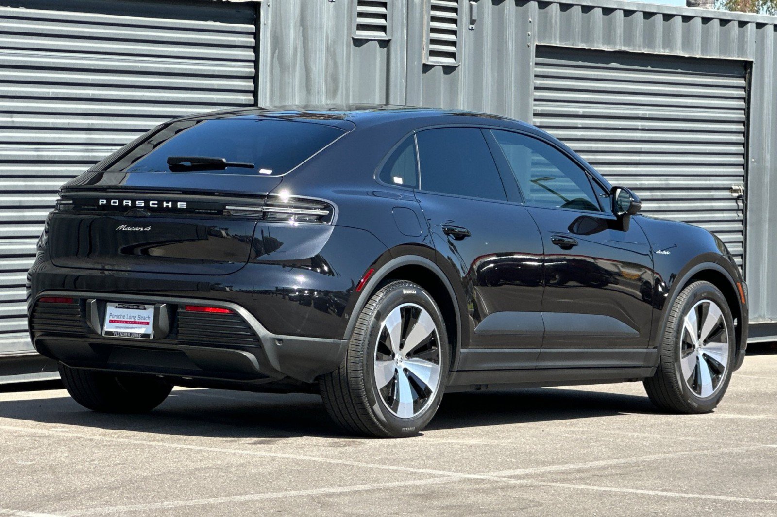 Certified 2024 Porsche Macan 4 Electric AWD/4WD image 8