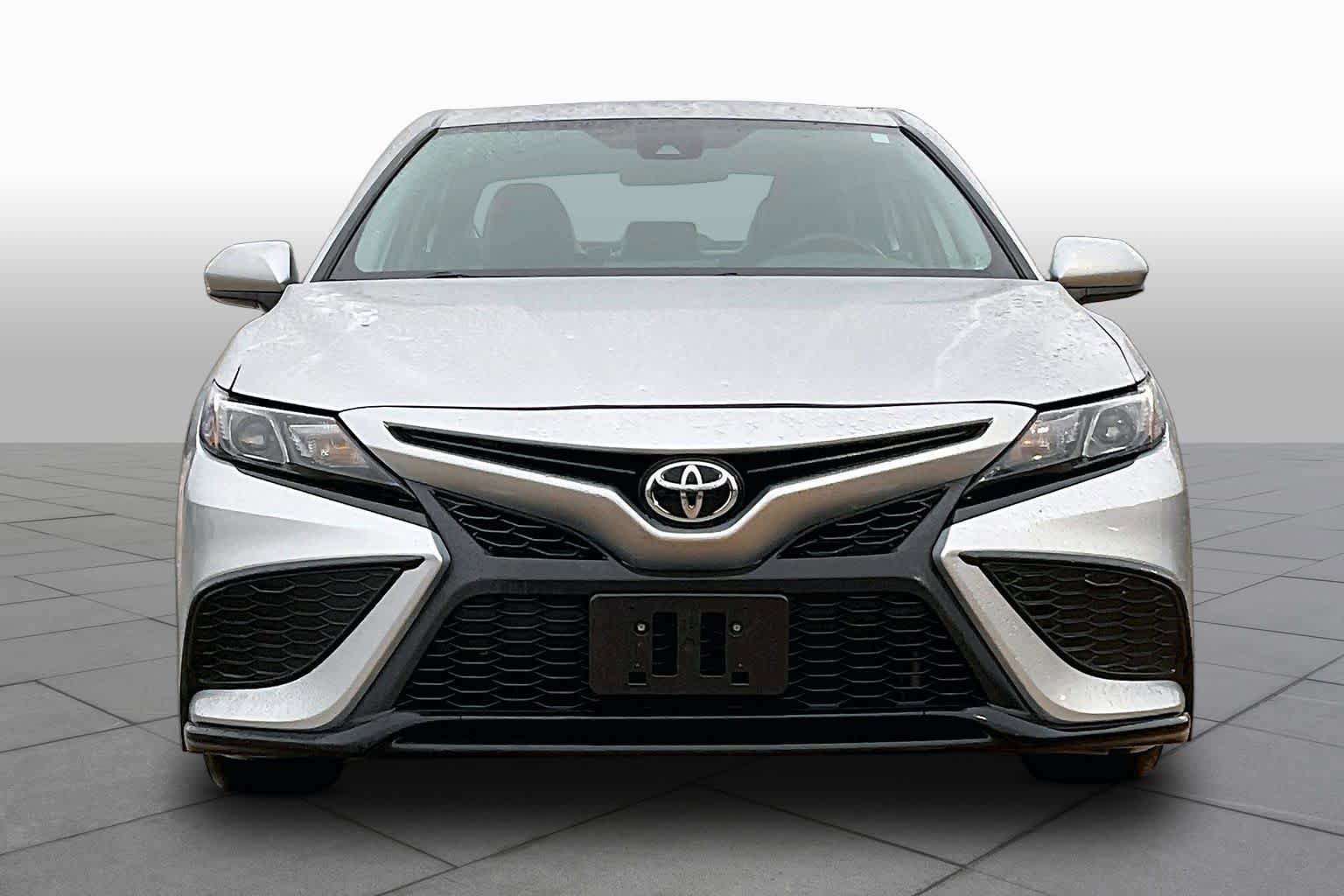 Used 2021 Toyota Camry SE FWD image 5
