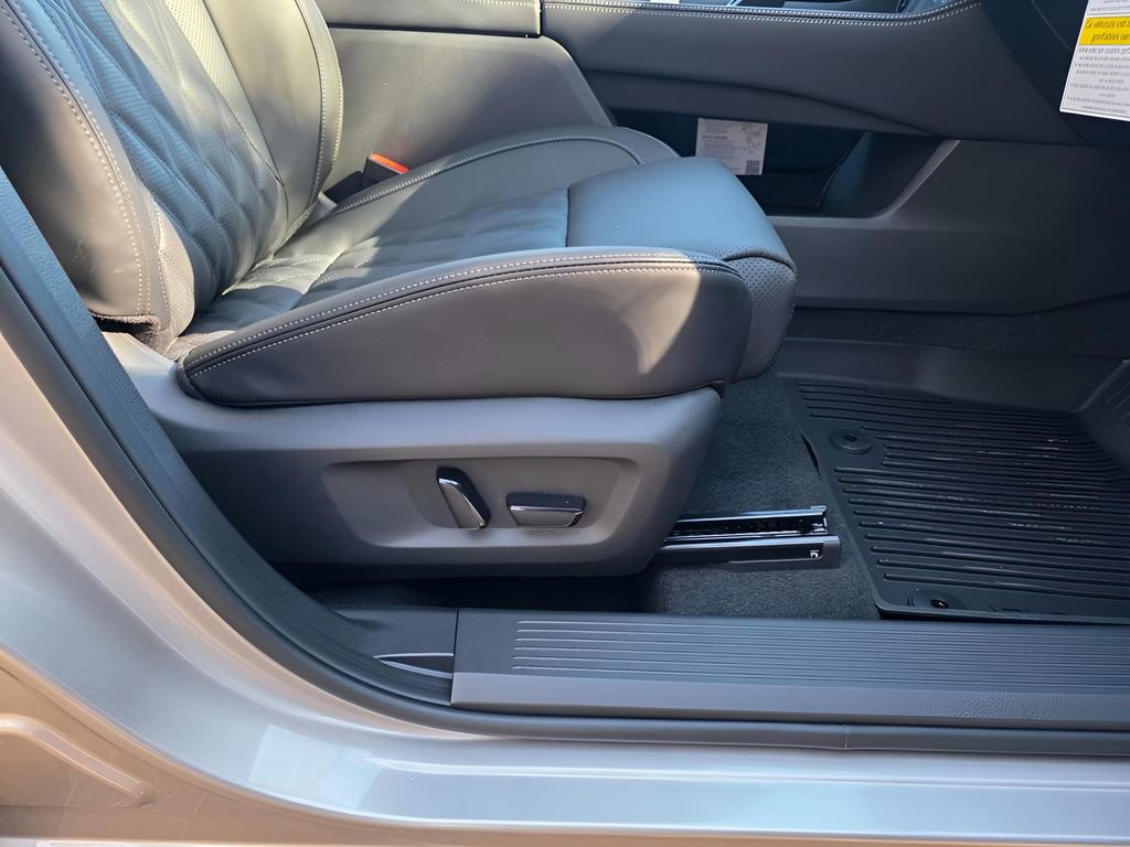 New 2026 Nissan Rogue Platinum w/ Platinum Premium Package image 13