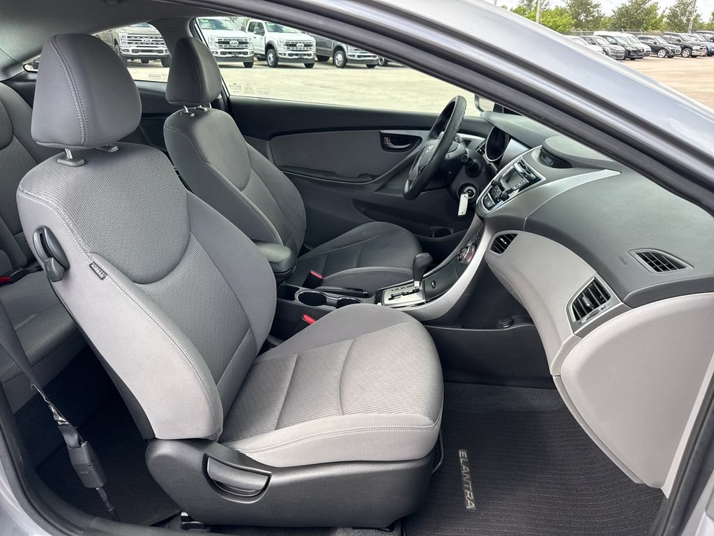 Used 2013 Hyundai Elantra FWD image 23