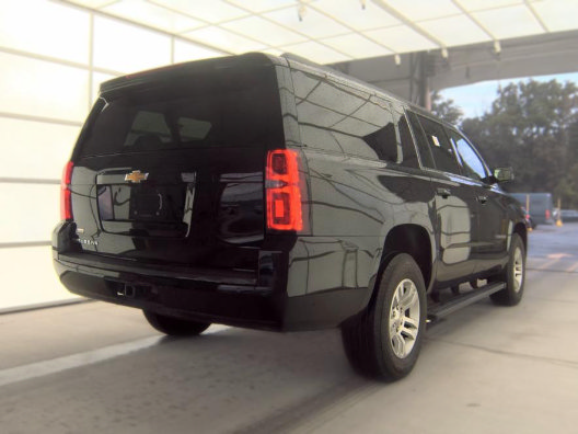 Used 2019 Chevrolet Suburban LT w/ Luxury Package RWD image 2