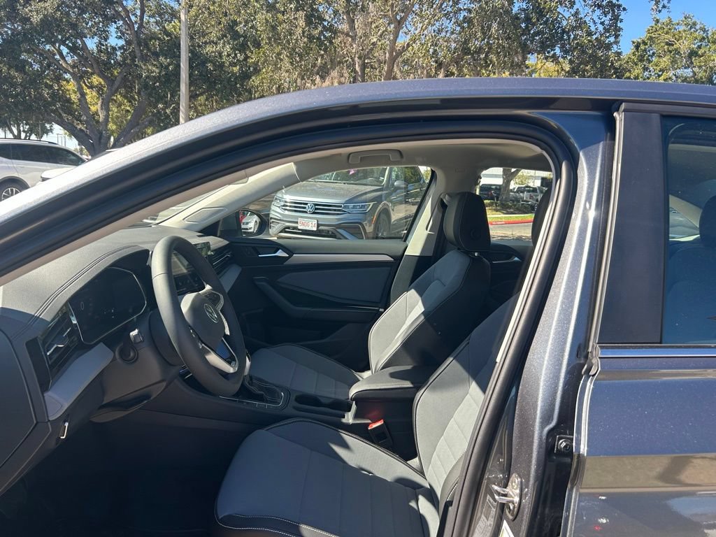 New 2026 Volkswagen Jetta SE FWD image 9