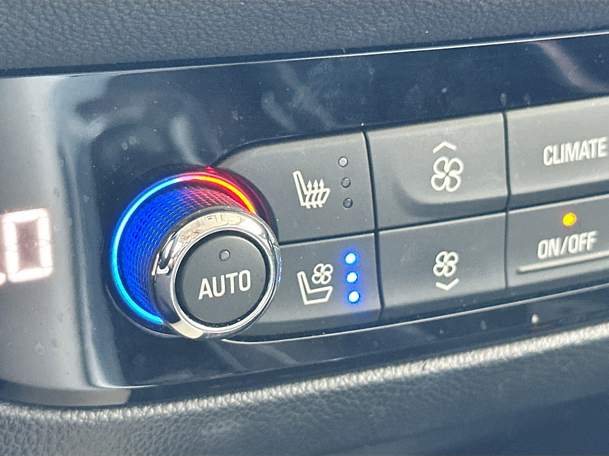 Used 2022 Buick Enclave Avenir FWD image 20