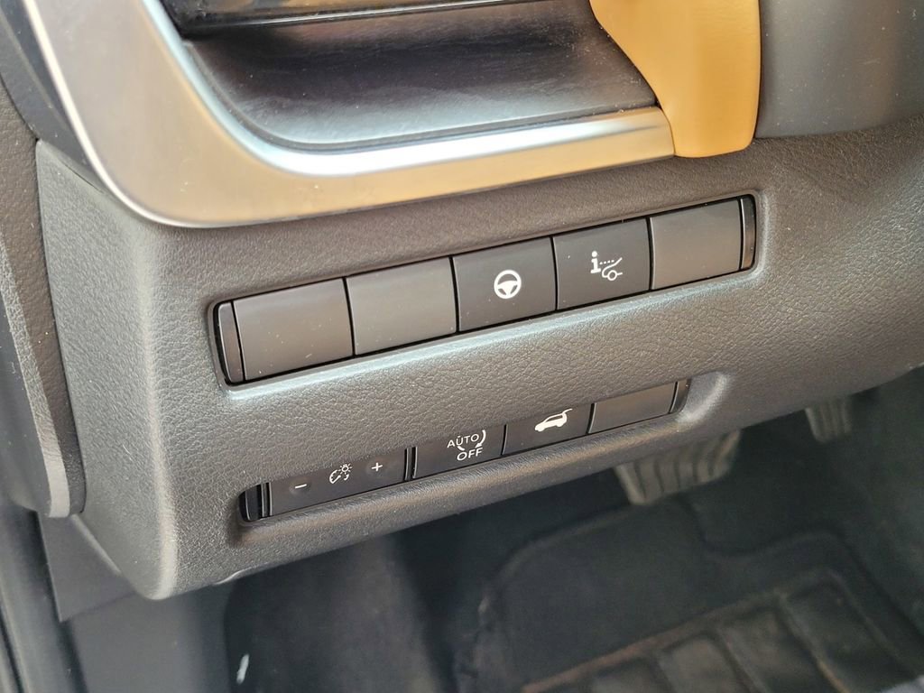 Used 2023 Nissan Rogue Platinum w/ Platinum Premium Package image 17