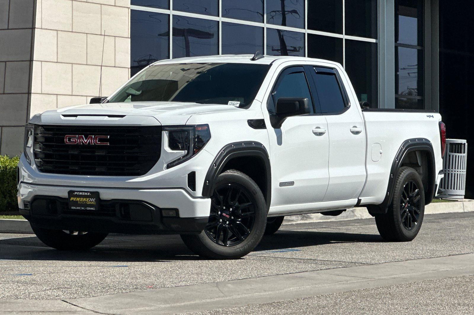 Used 2023 GMC Sierra 1500 Elevation AWD/4WD image 8