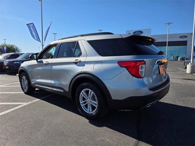 Certified 2022 Ford Explorer XLT w/ Equipment Group 202A image 5