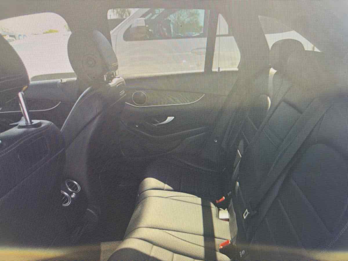 Used 2018 Mercedes-Benz GLC 300 4MATIC w/ Premium Package image 11