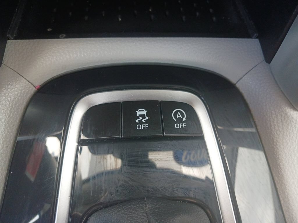 Used 2022 Toyota Corolla Cross L FWD image 25