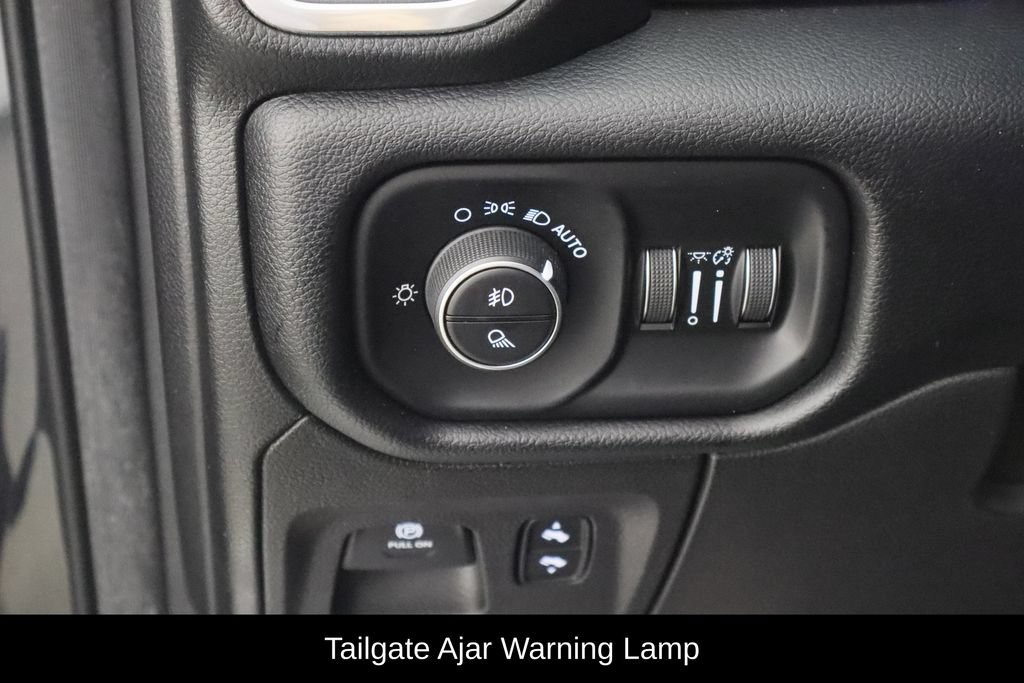 Used 2019 RAM 1500 Laramie AWD/4WD image 14