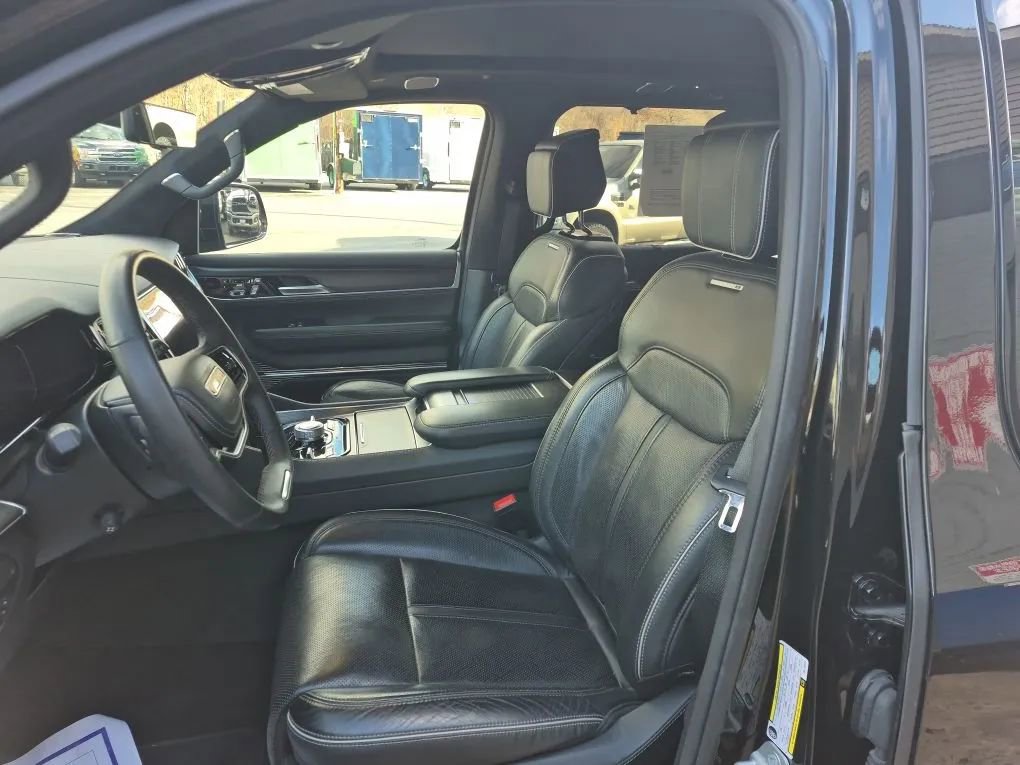 Used 2024 Jeep Grand Wagoneer L Series II w/ Quick Order Packagew 28T image 9