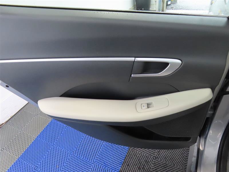 Used 2023 Hyundai Sonata SE w/ Preferred Accessory Package FWD image 26