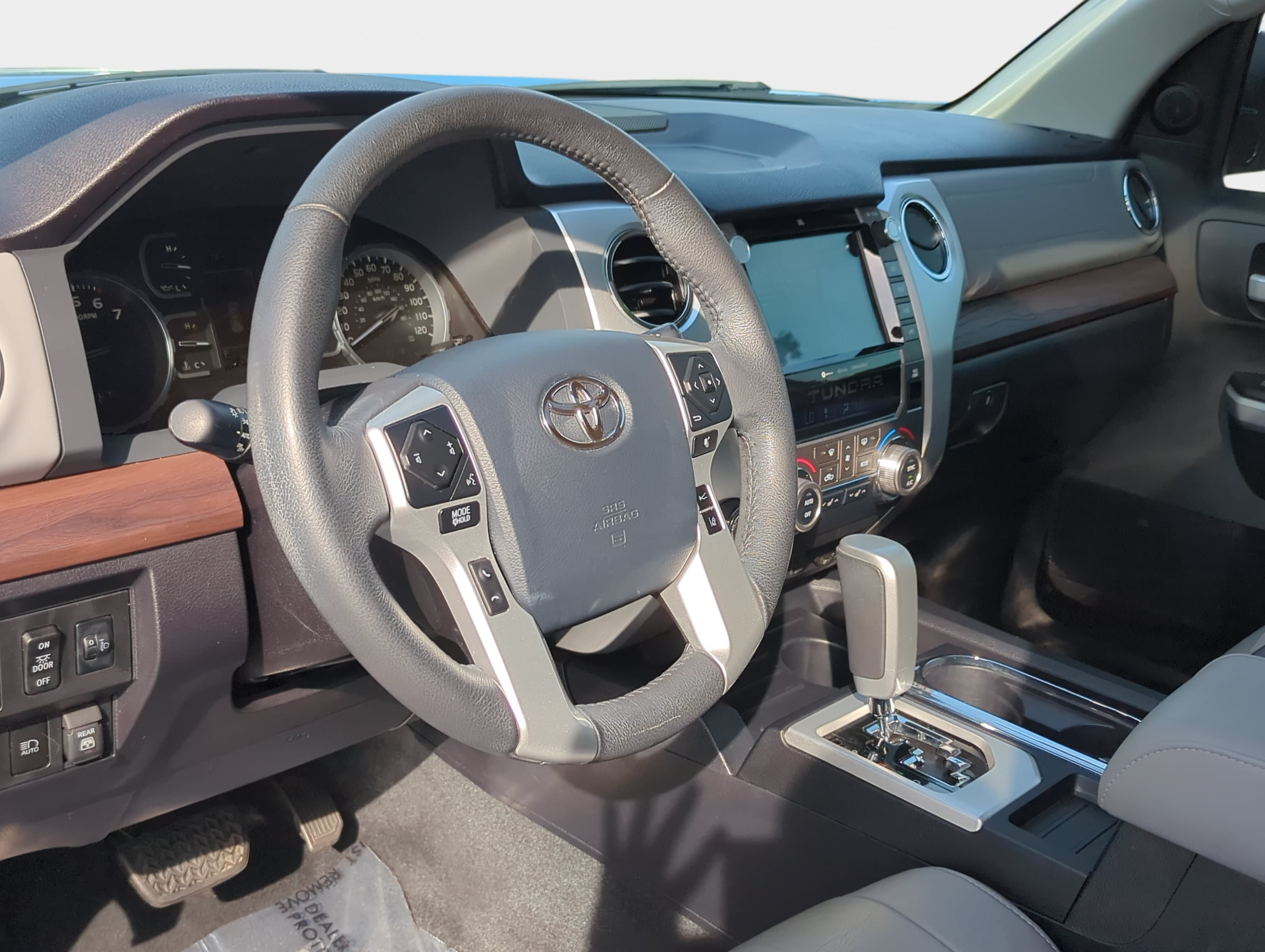 Used 2020 Toyota Tundra Limited w/ Limited Premium Package AWD/4WD image 13