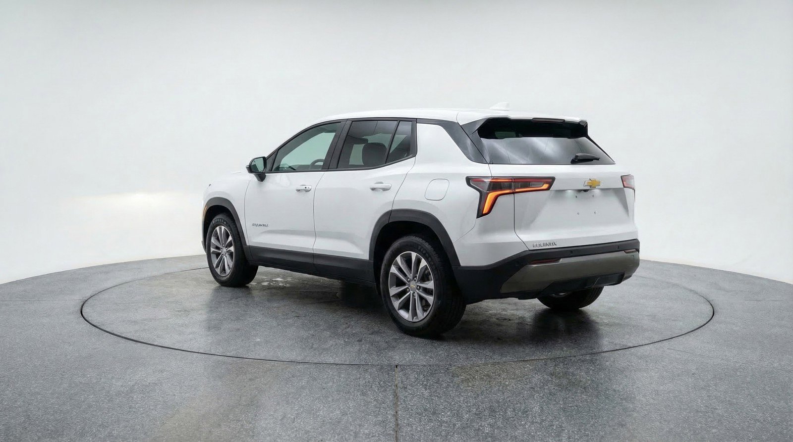 Used 2025 Chevrolet Equinox LT image 6