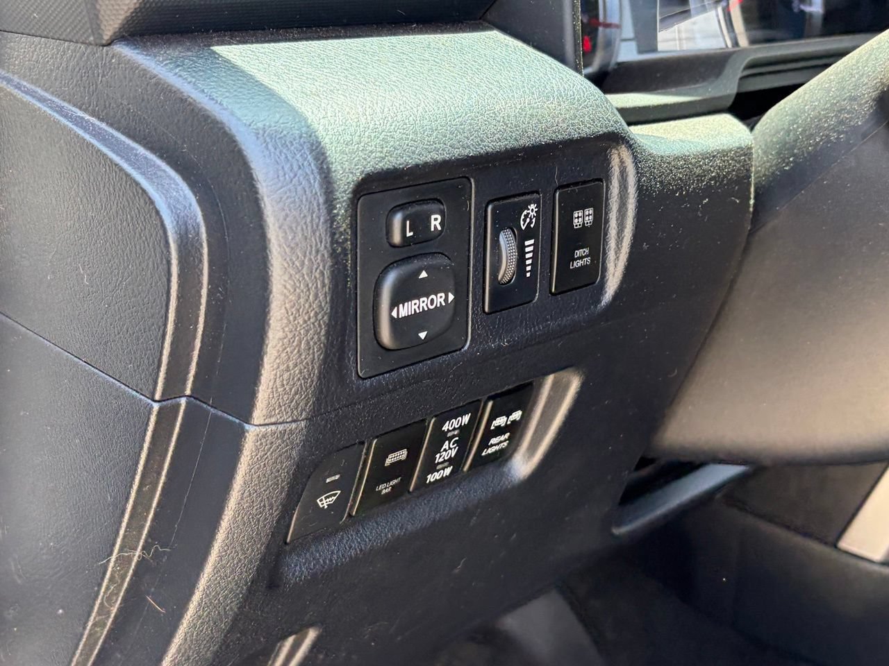 Used 2018 Toyota 4Runner SR5 Premium AWD/4WD image 7
