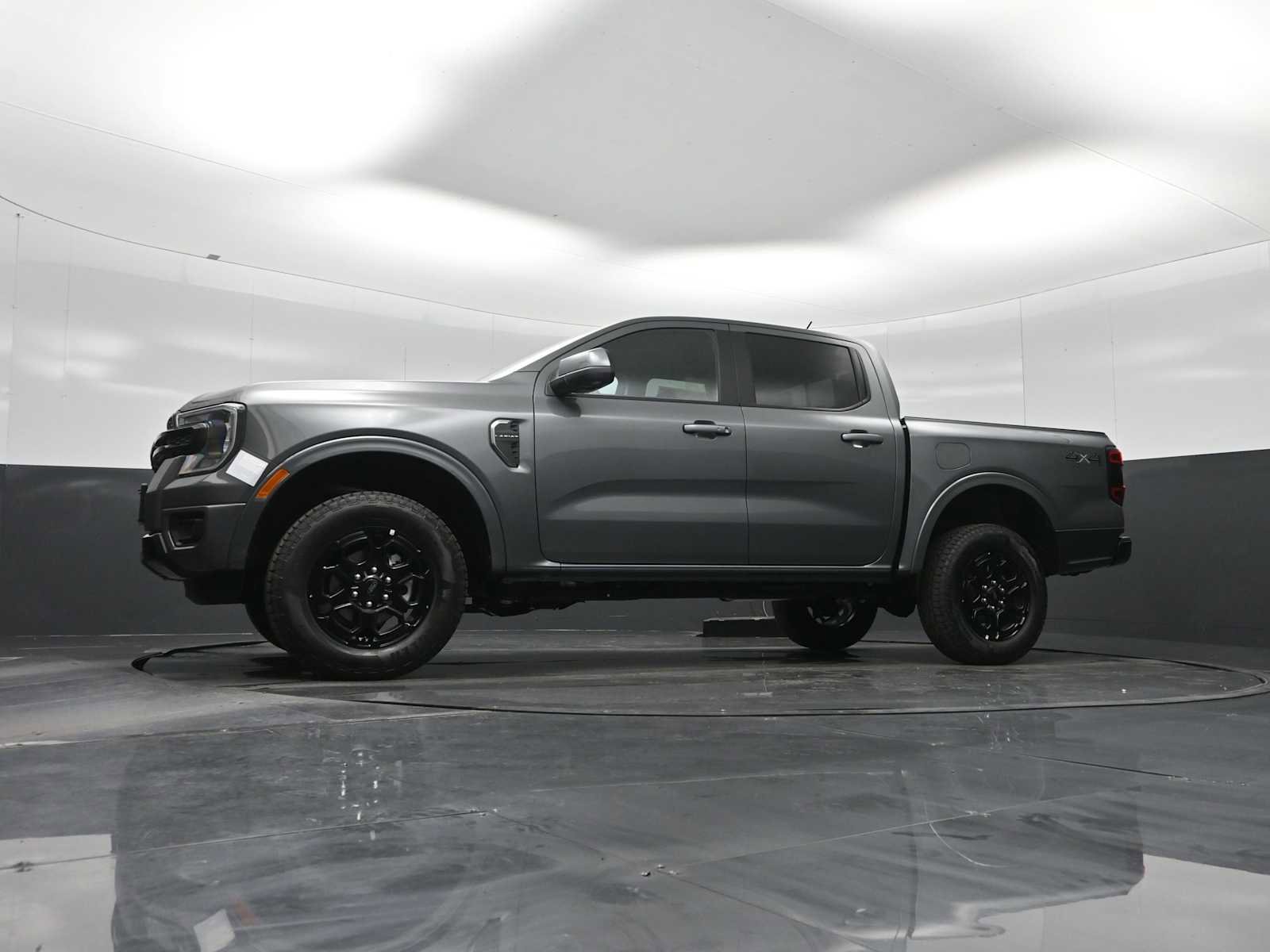 New 2026 Ford Ranger Lariat w/ Black Appearance Package image 30