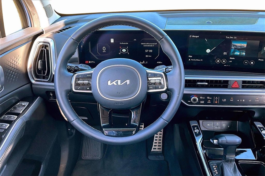 Used 2025 Kia Sorento SX image 5