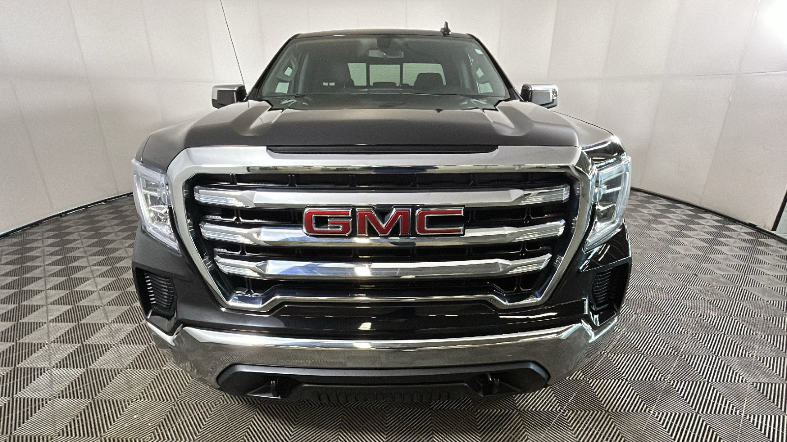 Used 2019 GMC Sierra 1500 SLE w/ SLE Value Package AWD/4WD image 9