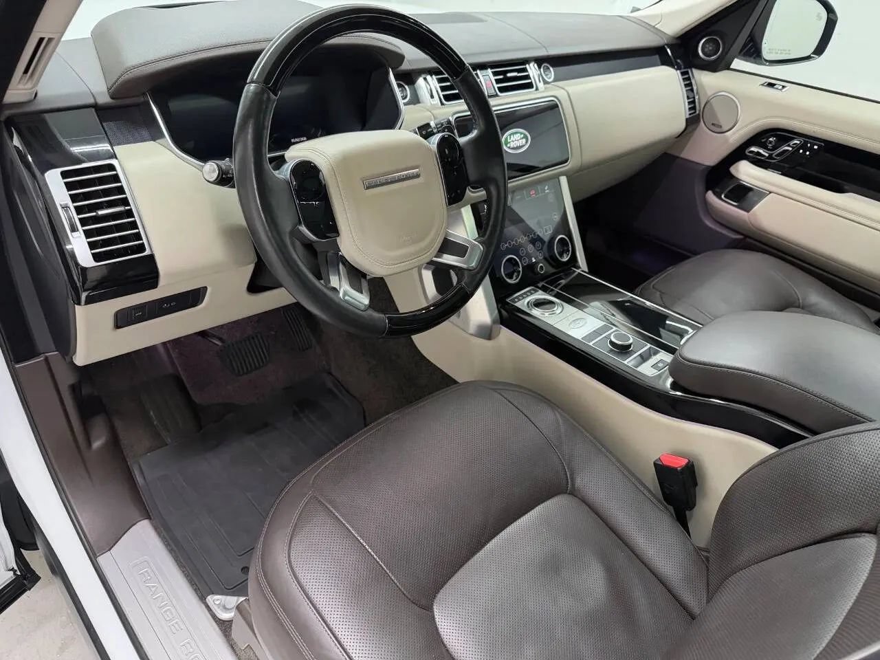 Used 2020 Land Rover Range Rover HSE AWD/4WD image 10