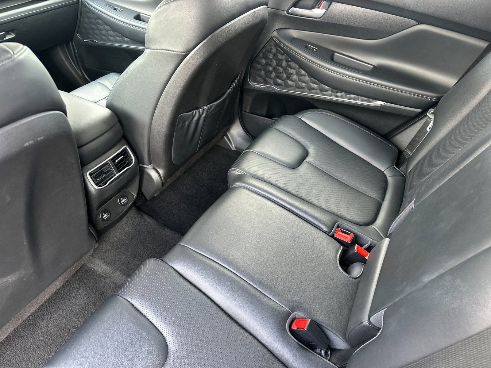 Used 2023 Hyundai Santa Fe SEL Premium image 12