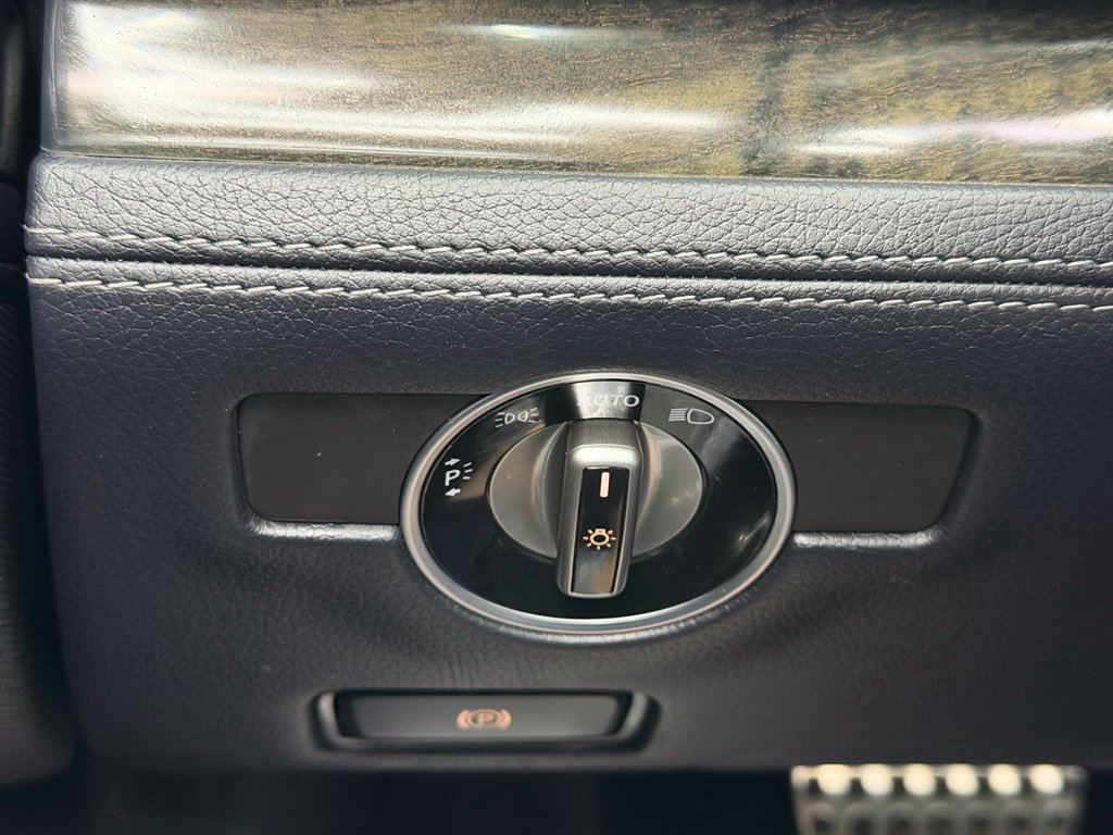Used 2020 Mercedes-Benz SL 550 image 39