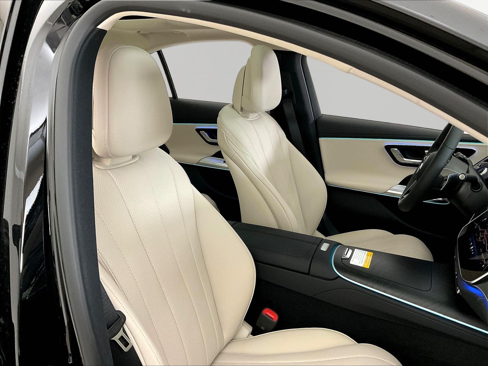 New 2026 Mercedes-Benz E 350 4MATIC Sedan image 18