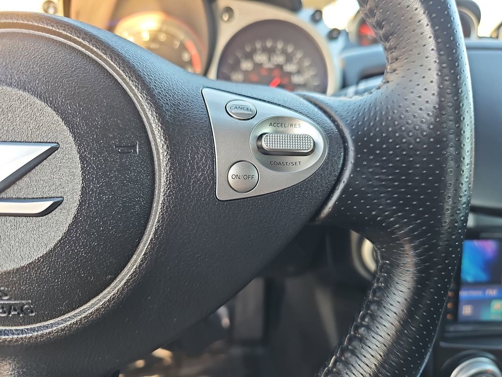 Used 2017 Nissan 370Z w/ Sport Package image 17