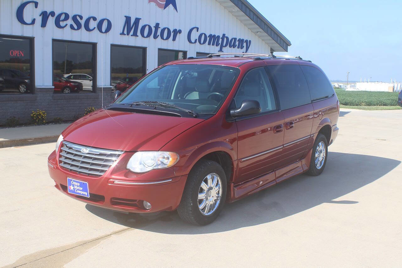 Used 2005 Chrysler Town & Country Limited