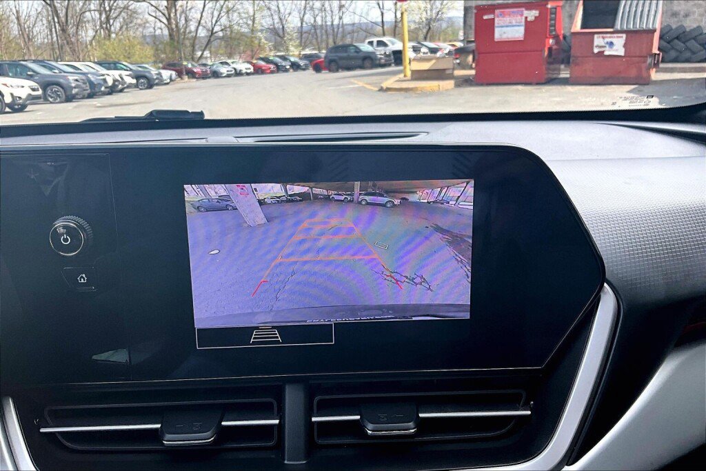 Used 2024 Chevrolet Trax RS FWD image 9