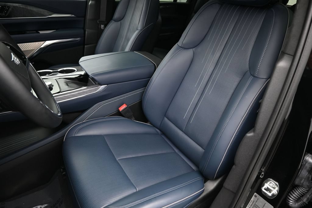 Used 2026 Cadillac Escalade IQ Sport 2 AWD/4WD image 11