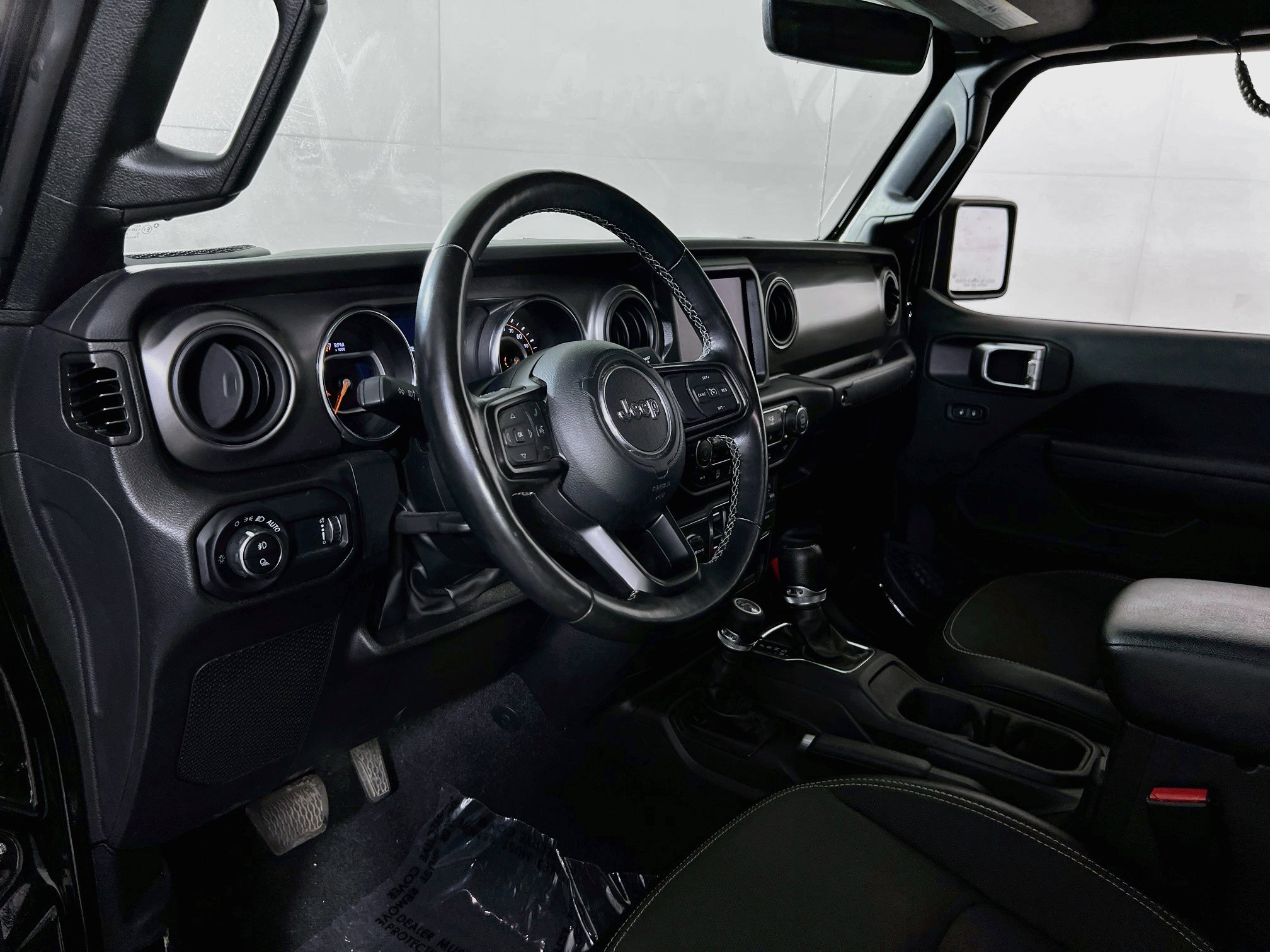 Used 2023 Jeep Gladiator Sport AWD/4WD image 9