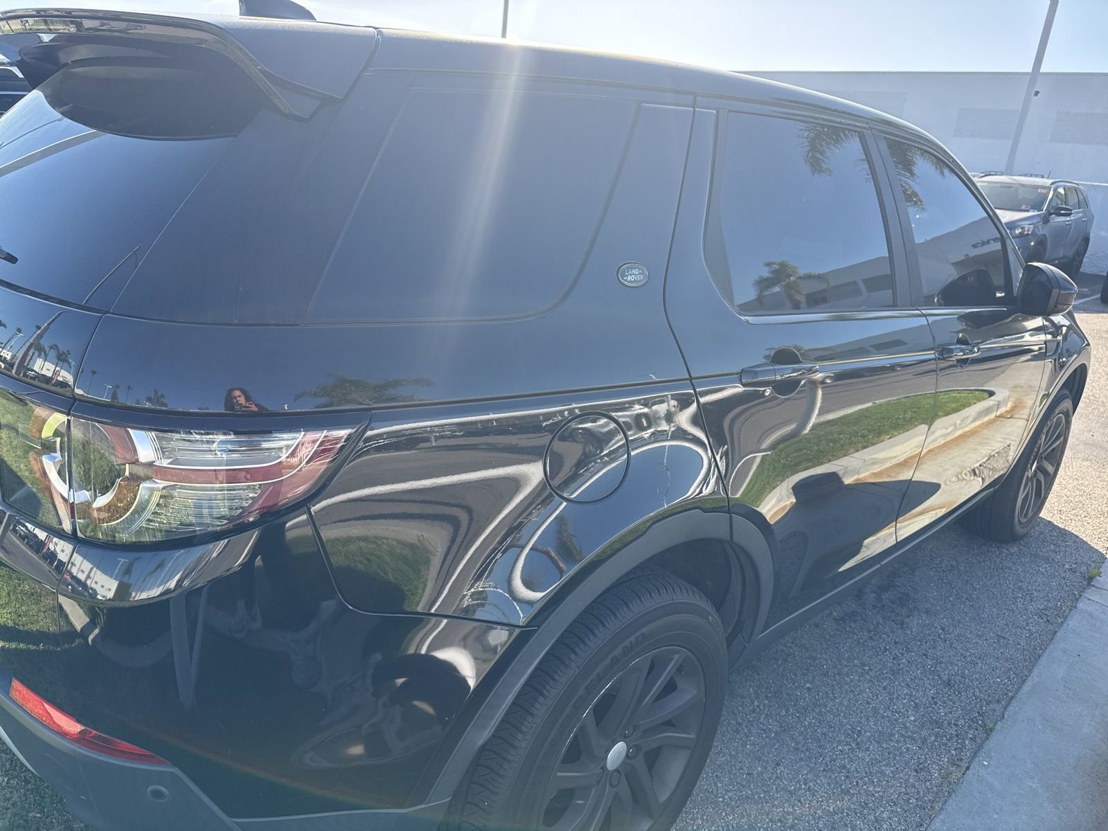 Used 2018 Land Rover Discovery Sport HSE image 4