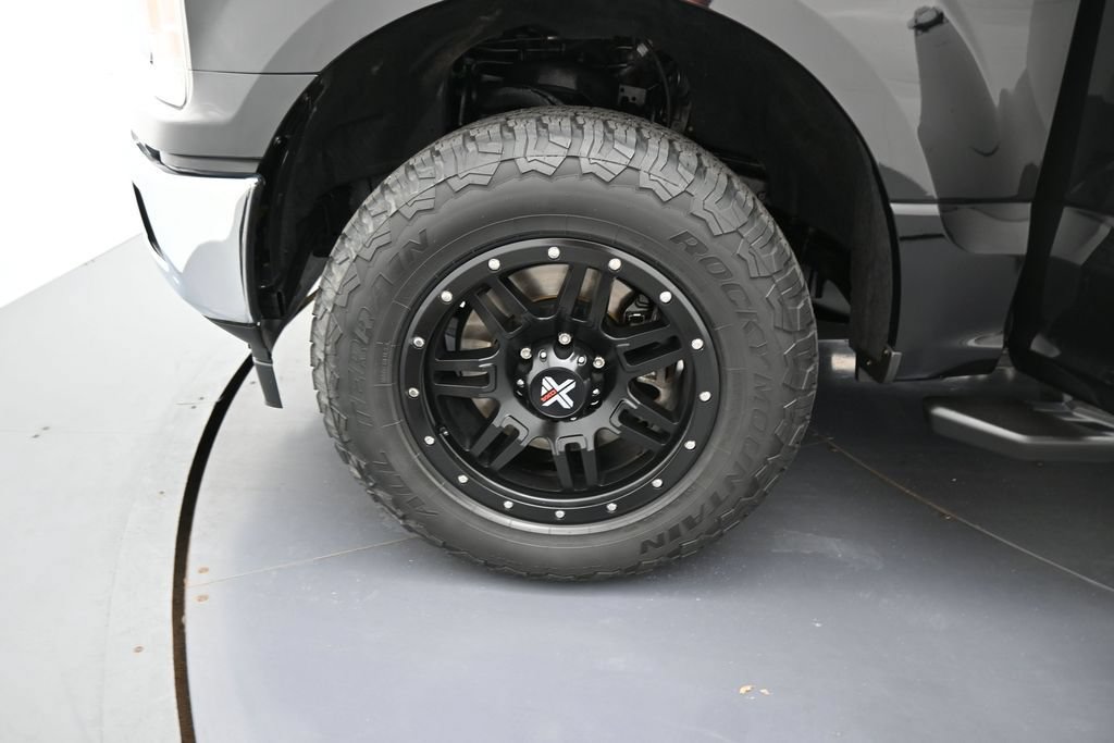 Used 2019 Ford F150 XLT w/ Equipment Group 302A Luxury AWD/4WD image 8