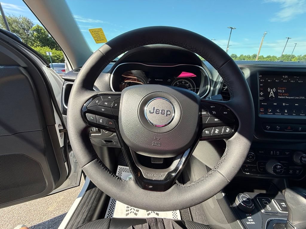 Used 2023 Jeep Cherokee Altitude Lux w/ Lux Elite Package AWD/4WD image 21