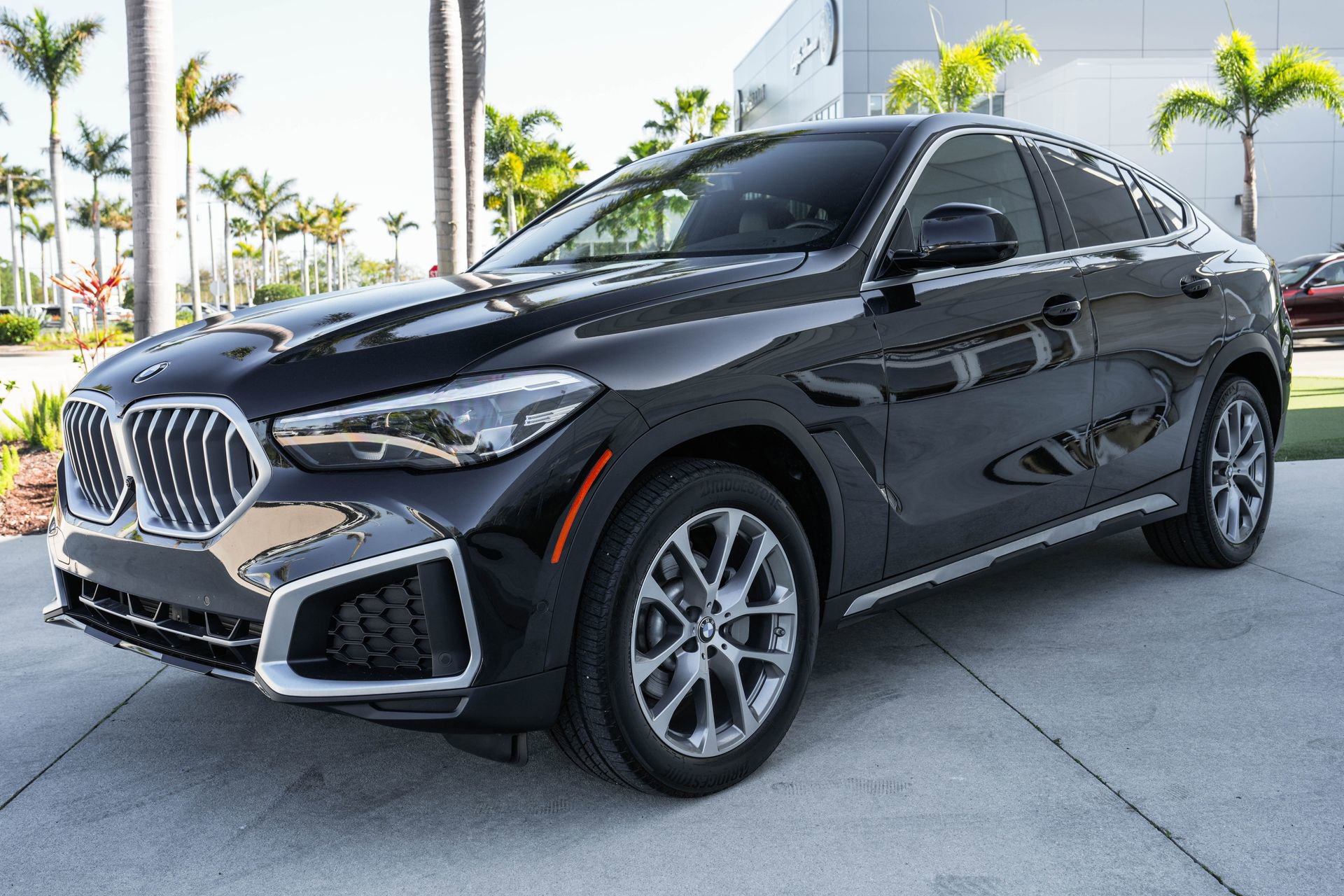 Used 2023 BMW X6 xDrive40i w/ Climate Comfort Package image 5