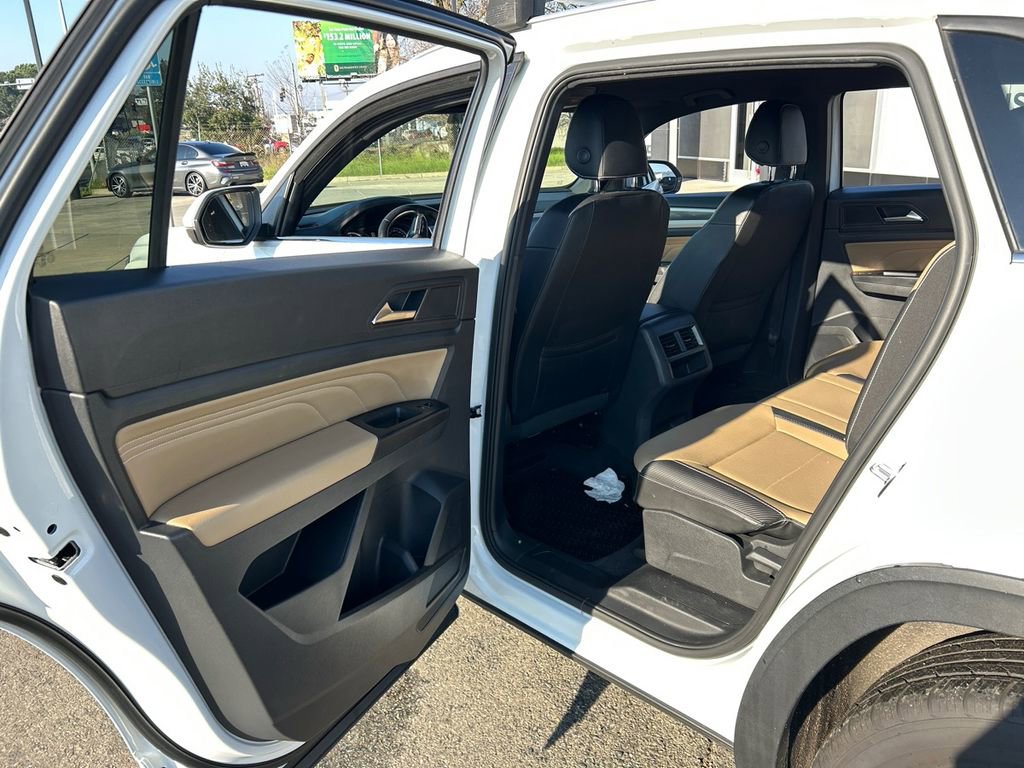 Used 2021 Volkswagen Atlas Cross Sport SE w/ V6 Towing Package image 10