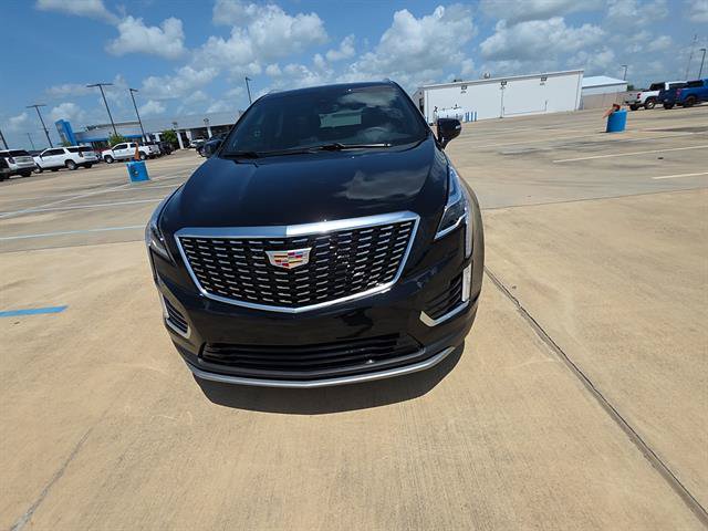Used 2025 Cadillac XT5 Premium Luxury FWD image 2