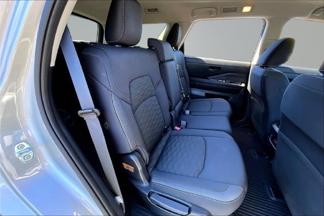 Used 2025 Nissan Pathfinder SV AWD/4WD image 24