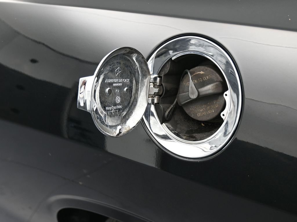 Used 2019 Dodge Challenger SXT image 30