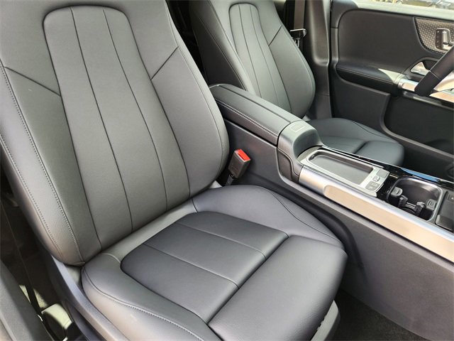 New 2025 Mercedes-Benz GLB 250 4MATIC image 16