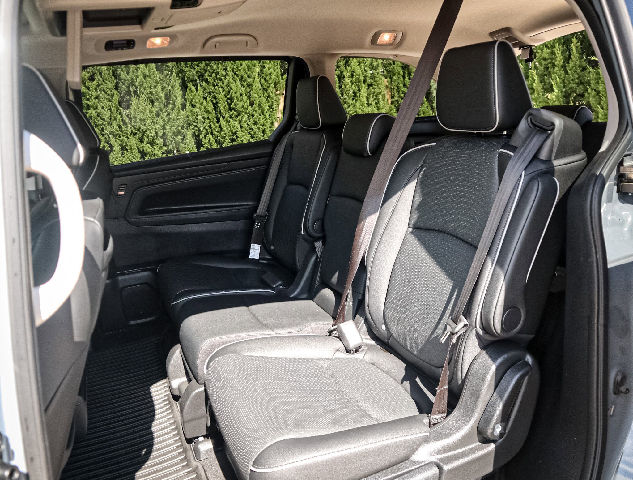 Used 2025 Honda Odyssey Elite image 31